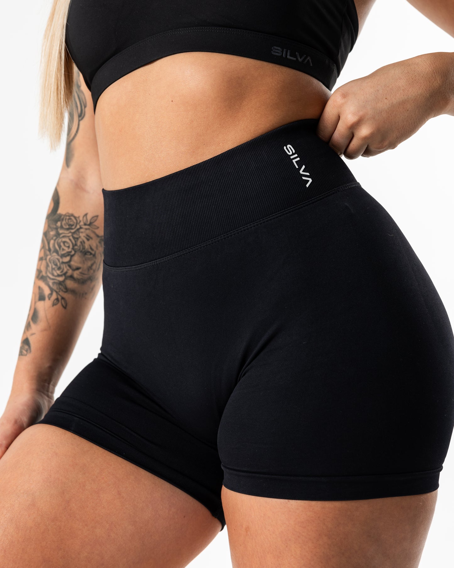 Elite Scrunch Shorts - Black